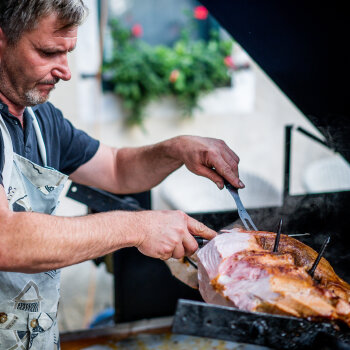 F64E72A0-5DE3-43B0-897D-B330A3AB7E83